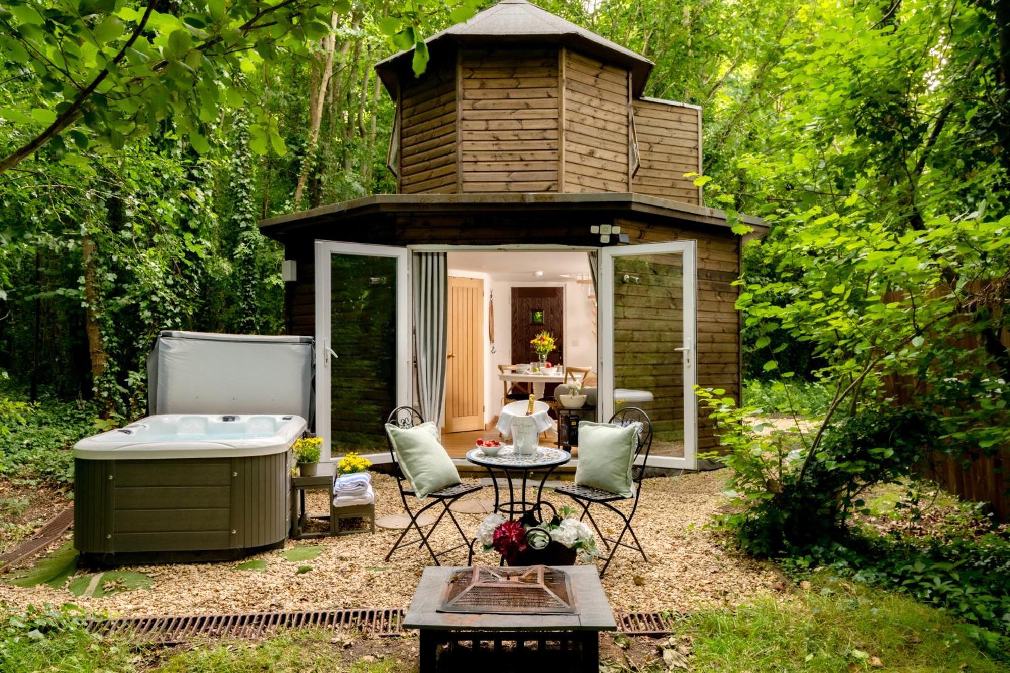 Honeycombe - Treehouse In The Heart Of Dorset Villa Blandford Forum Exterior photo
